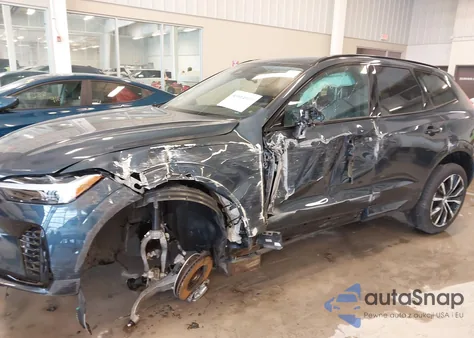 2025 Volvo Xc60 B5 Plus z USA, uszkodzony, nr VIN YV4M12RC1S1103980